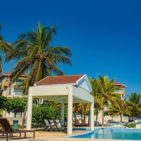 Whispering Seas Oceanfront Suite Ocho Rios Exterior photo