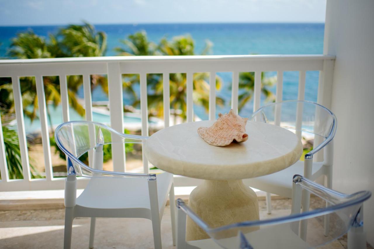 Whispering Seas Oceanfront Suite Ocho Rios Exterior photo